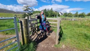 Extra wide kissing gate